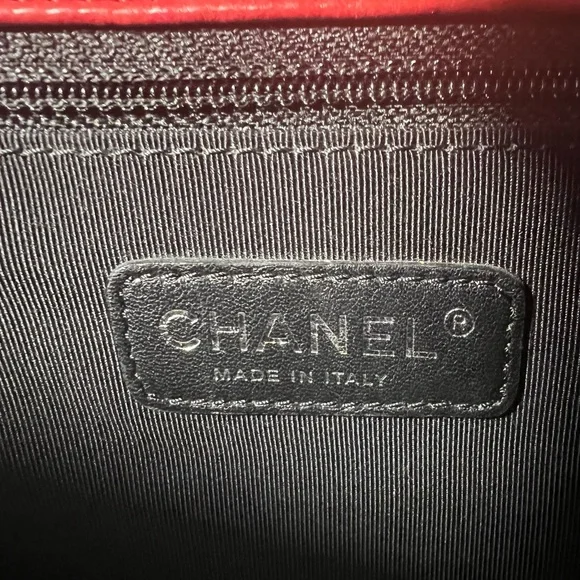 Chanel Large Boy Bag - Picture 4 of 11